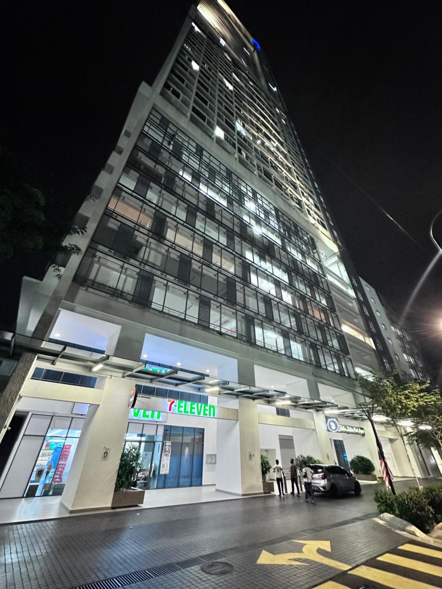 The Luxe Infinitum Klcc By Kl Malaysia Apartment Kuala Lumpur Exterior photo