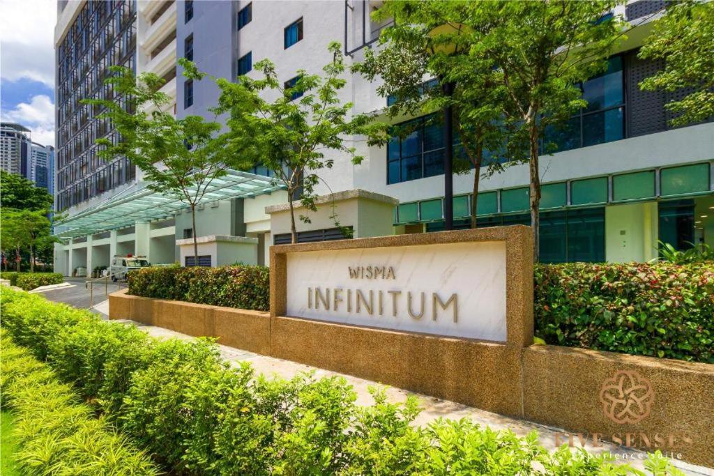 The Luxe Infinitum Klcc By Kl Malaysia Apartment Kuala Lumpur Exterior photo